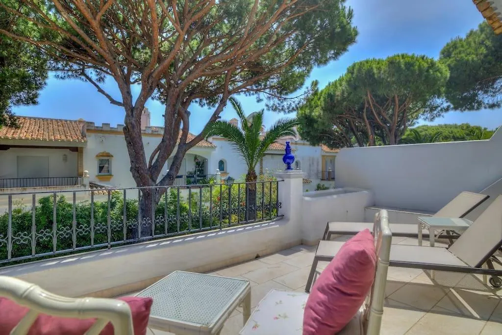 Marbella, Close To The Beach, Shared Pool, 5 Bedrooms Holiday home Marbella
