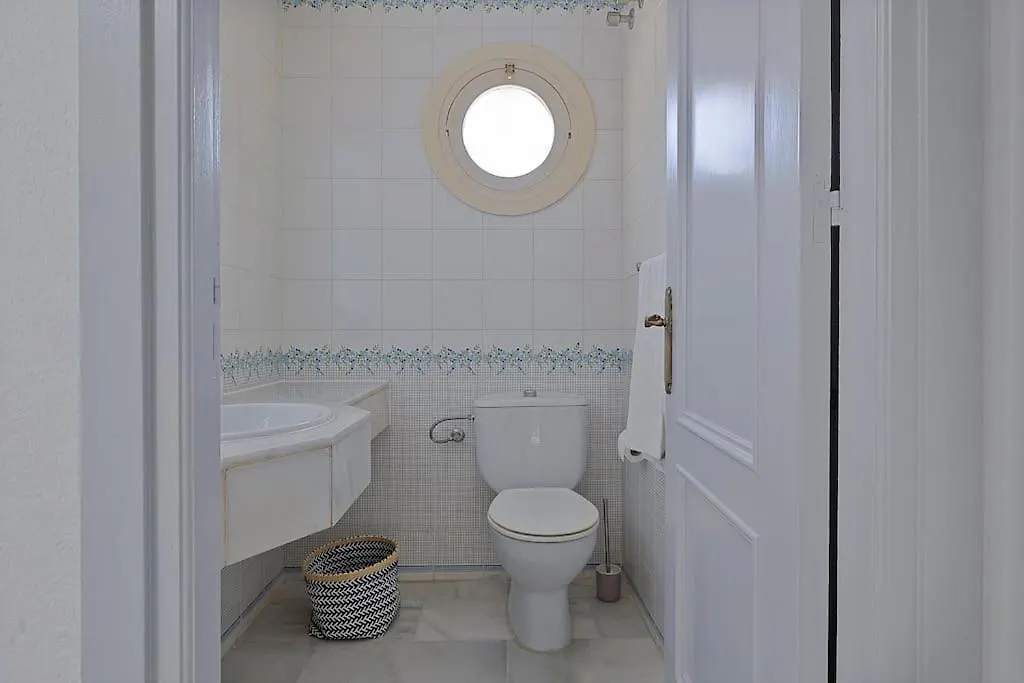 Marbella, Close To The Beach, Shared Pool, 5 Bedrooms