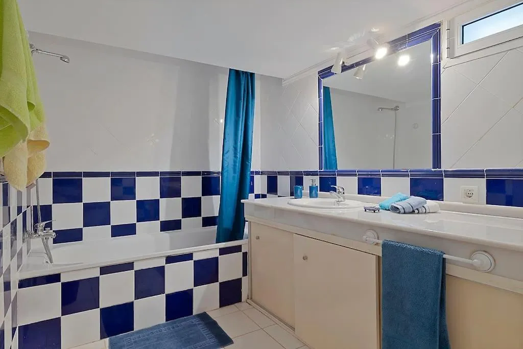 Marbella, Close To The Beach, Shared Pool, 5 Bedrooms Marbella