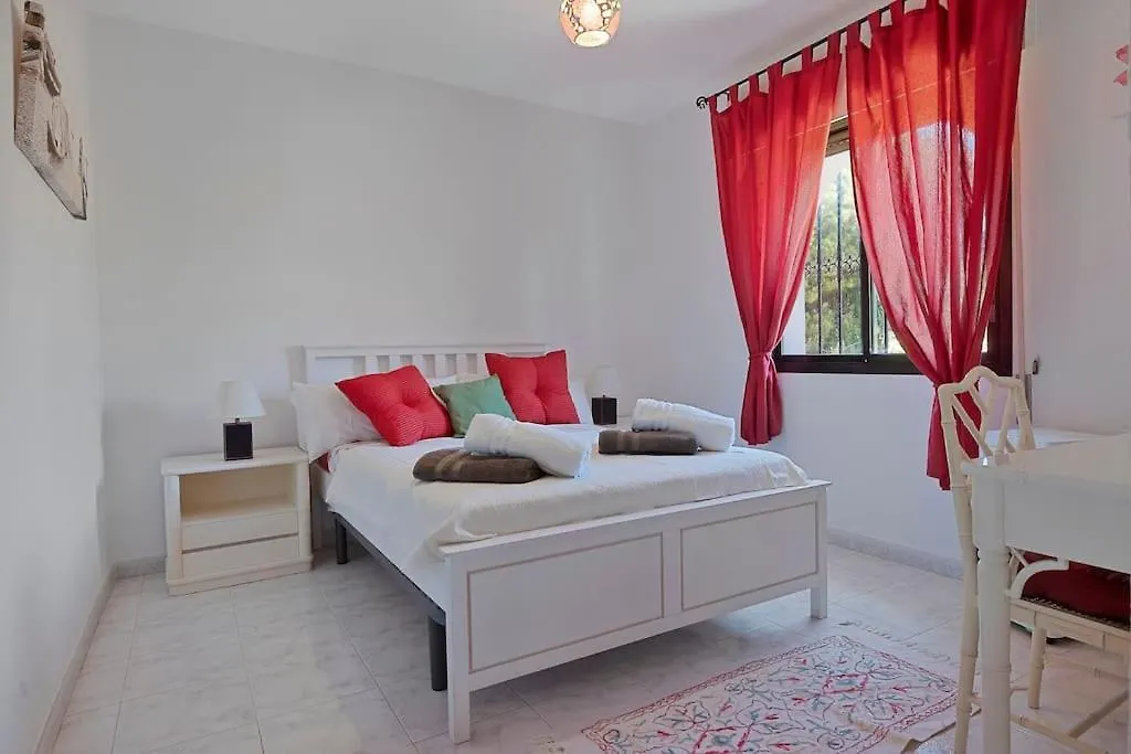 Marbella, Close To The Beach, Shared Pool, 5 Bedrooms Spain