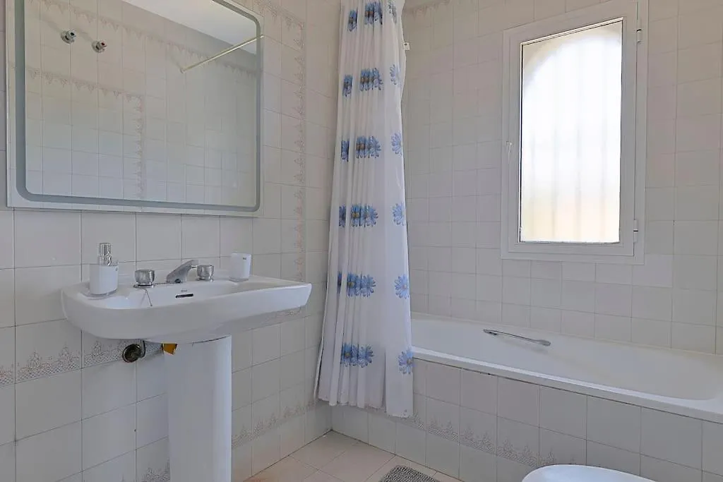 Marbella, Close To The Beach, Shared Pool, 5 Bedrooms 0*, Marbella