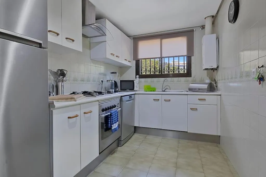 Marbella, Close To The Beach, Shared Pool, 5 Bedrooms